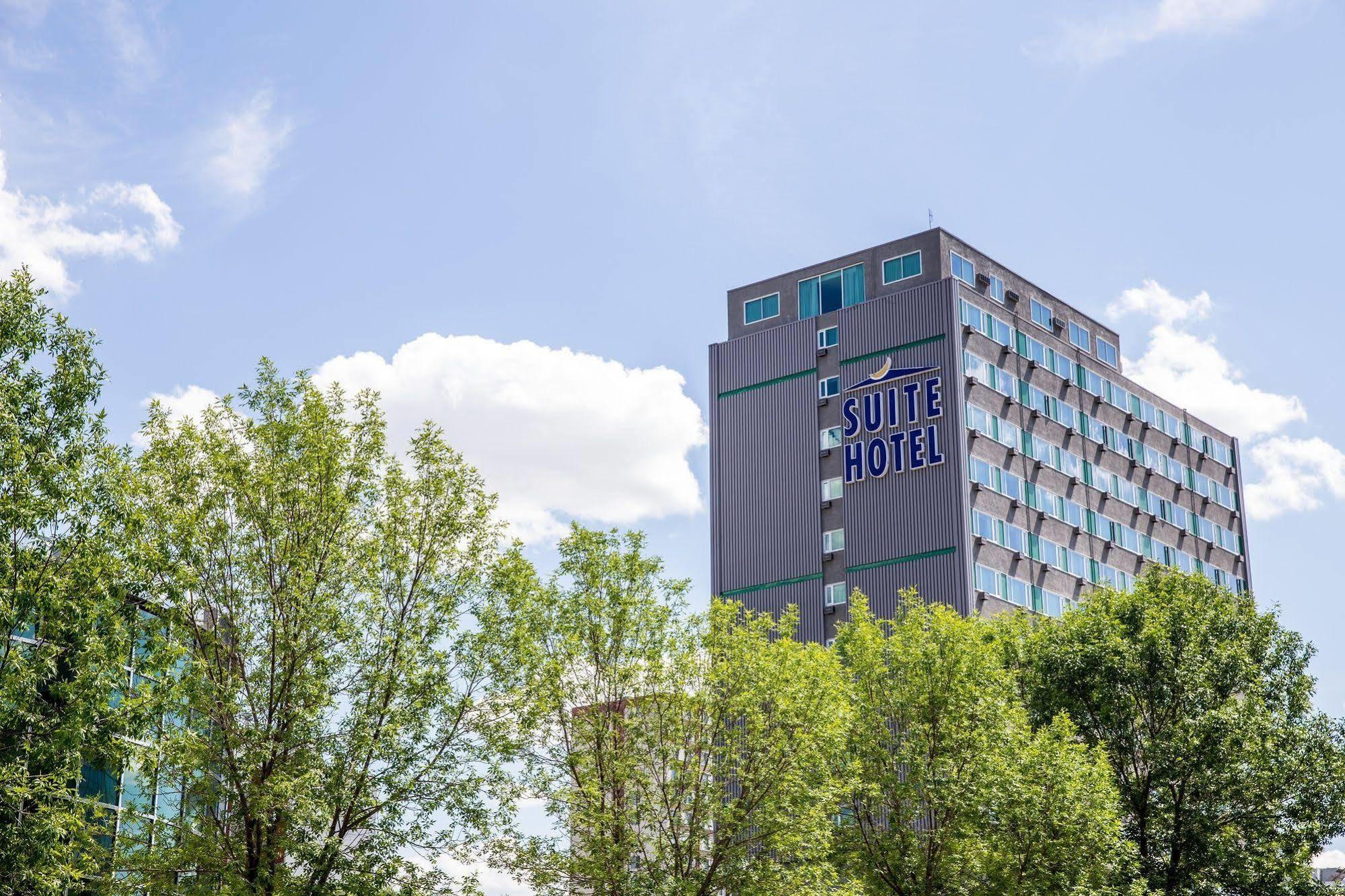 Campus Tower Suite Hotel Edmonton Exterior foto